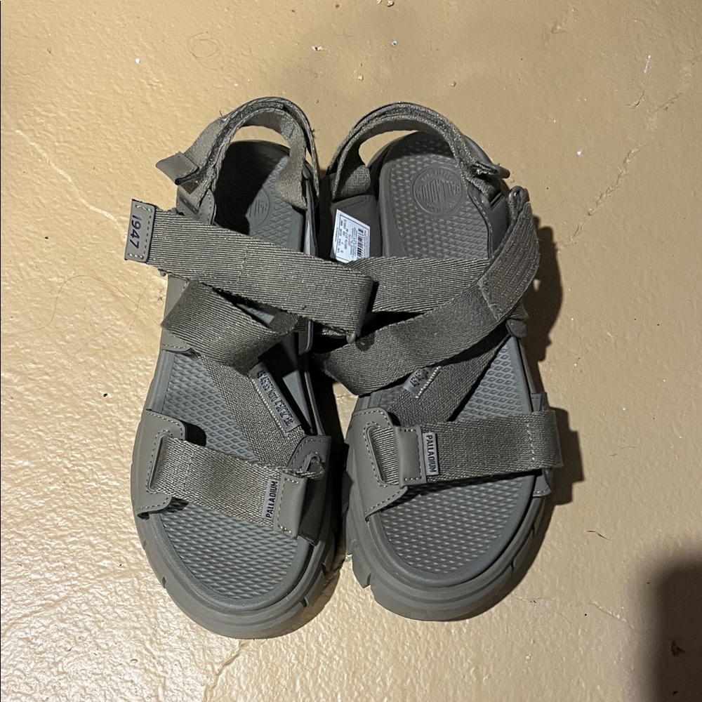 Palladium Women's Charcoal Sandals